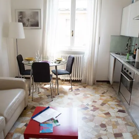 Convenient And Private Place In Milan アパート